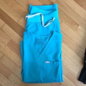 Figs Teal Scrub Set - One Pocket Top (S) & Livingston Basic Pants (M/T)